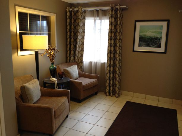 Imagen de los interiores del Hotel Sonesta Simply Suites Detroit Ann Arbor. Foto 10