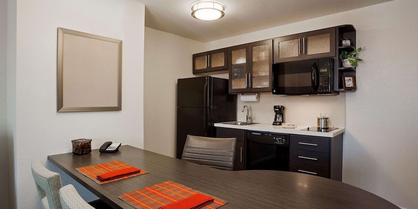 Imagen de la habitación del Hotel Sonesta Simply Suites Detroit Warren. Foto 13