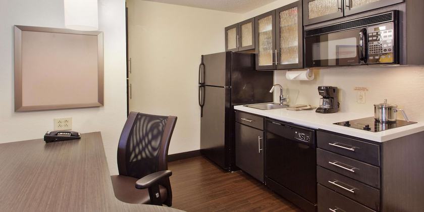 Imagen de la habitación del Hotel Sonesta Simply Suites Detroit Warren. Foto 18