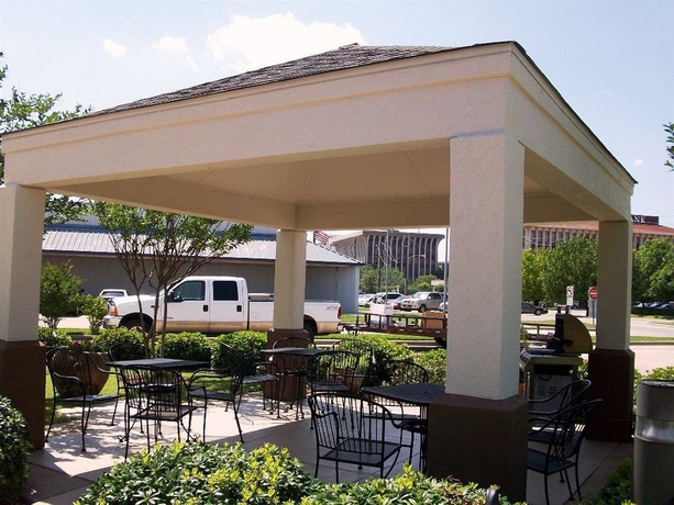 Imagen de los exteriores del Hotel Sonesta Simply Suites Houston Citycentre I-10 West. Foto 6