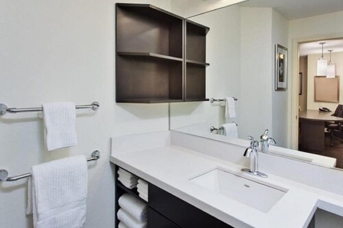 Imagen de la habitación del Hotel Sonesta Simply Suites Huntsville Research Park. Foto 8