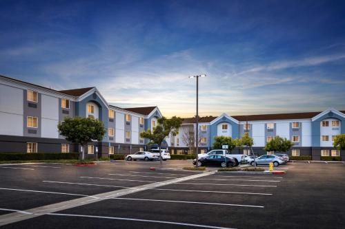 Imagen general del Hotel Sonesta Simply Suites Irvine East Foothill. Foto 3