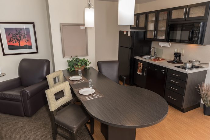 Imagen de la habitación del Hotel Sonesta Simply Suites Irvine Spectrum. Foto 4