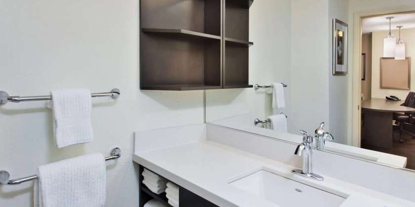 Imagen de la habitación del Hotel Sonesta Simply Suites Irvine Spectrum. Foto 10