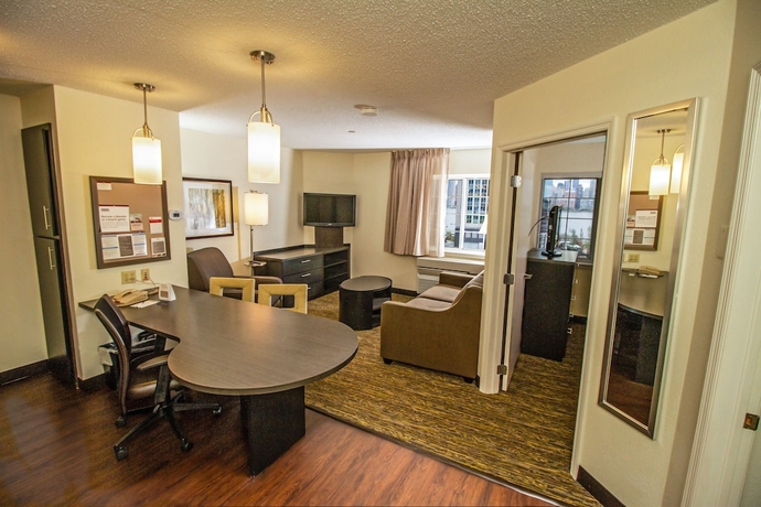 Imagen de la habitación del Hotel Sonesta Simply Suites Jersey City. Foto 12