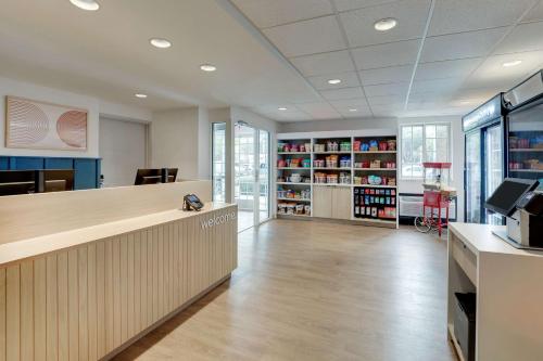 Imagen general del Hotel Sonesta Simply Suites Miami Airport Doral. Foto 2