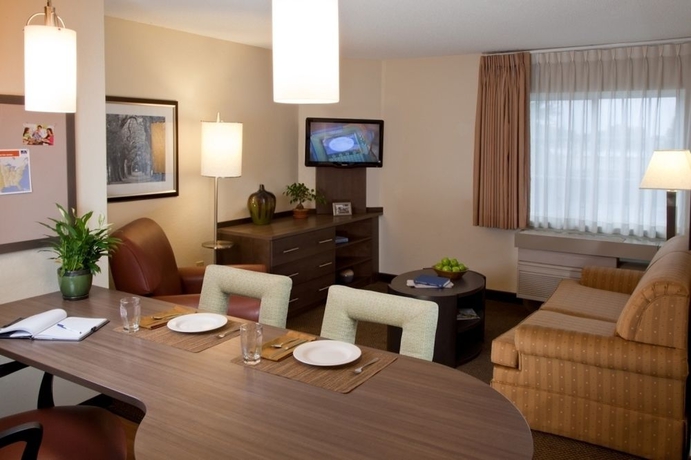 Imagen de los interiores del Hotel Sonesta Simply Suites Orange County Airport. Foto 8