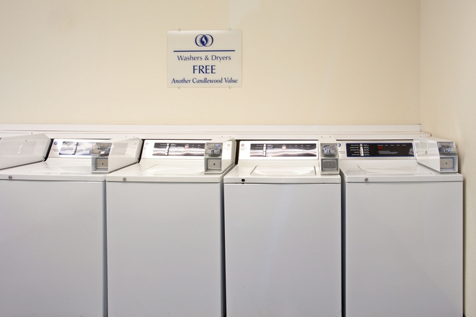 Imagen de los interiores del Hotel Sonesta Simply Suites Orange County Airport. Foto 9