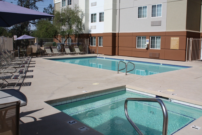 Imagen de la piscina del Hotel Sonesta Simply Suites Phoenix Glendale. Foto 15
