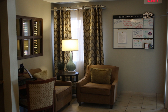 Imagen de los interiores del Hotel Sonesta Simply Suites Phoenix Glendale. Foto 14