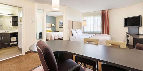 Imagen general del Hotel Sonesta Simply Suites Pittsburgh Airport. Foto 1