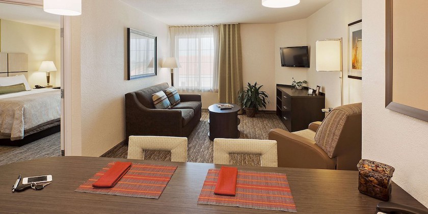Imagen de la habitación del Hotel Sonesta Simply Suites St Louis Earth Cty. Foto 9