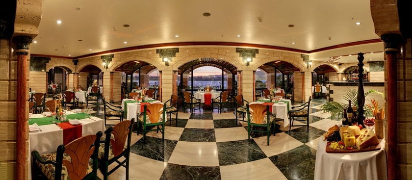 Imagen del bar/restaurante del Hotel Sonesta St George Luxor. Foto 4