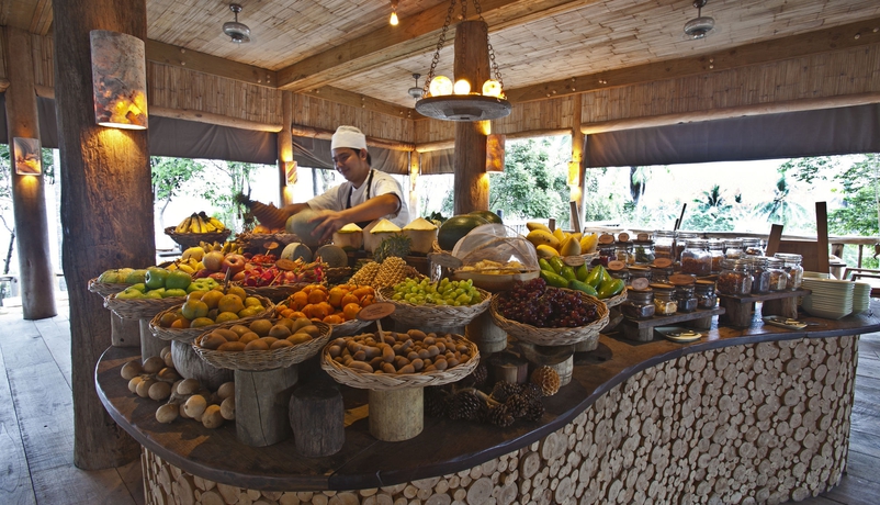 Imagen del bar/restaurante del Hotel Soneva Kiri. Foto 5
