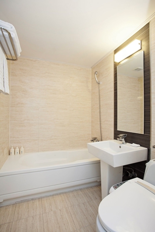 Imagen de la habitación del Hotel Song Jung. Foto 12