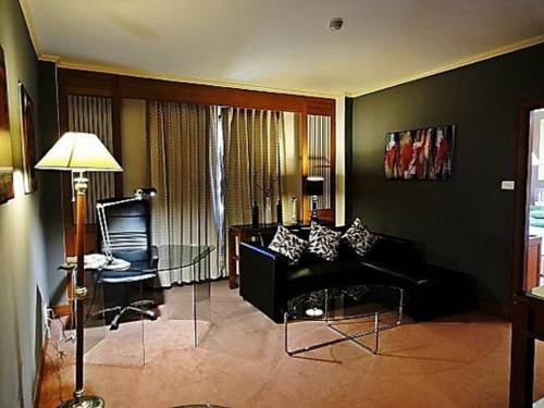 Imagen de la habitación del Hotel Songphanburi. Foto 5