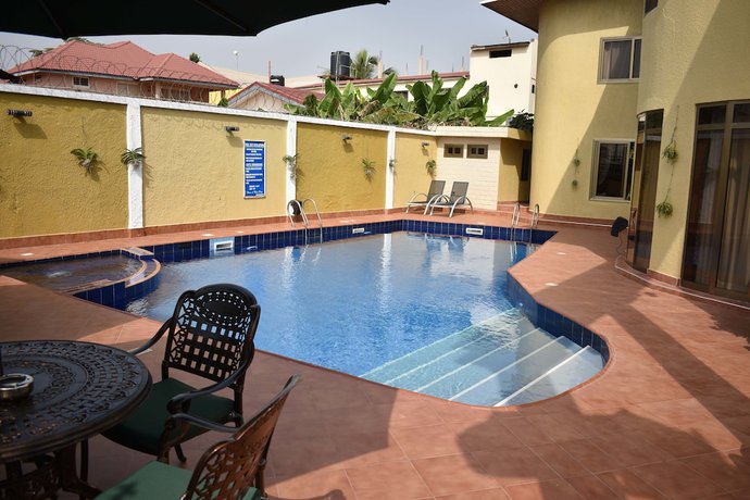Imagen de la piscina del Hotel Sonia, Accra. Foto 14