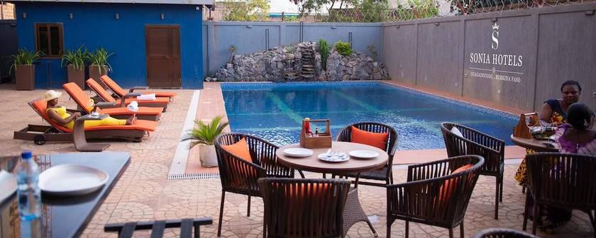 Imagen del bar/restaurante del Hotel Sonia, Ouagadougou. Foto 2