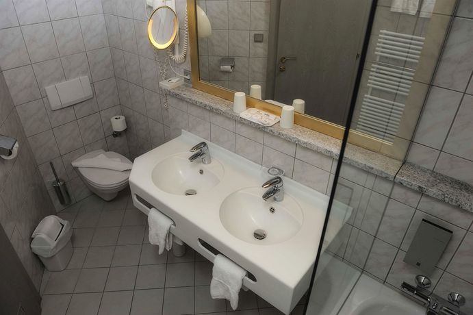 Imagen del bar/restaurante del Hotel Sonnalp. Foto 3