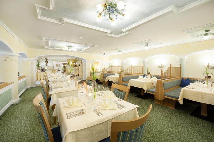 Imagen del bar/restaurante del Hotel Sonnblick, Plangeross. Foto 4