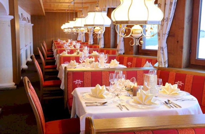 Imagen del bar/restaurante del Hotel Sonnblick, Plangeross. Foto 6