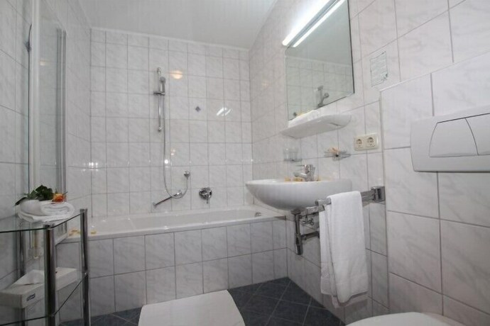 Imagen de la habitación del Hotel Sonne, Apfeldorf. Foto 23