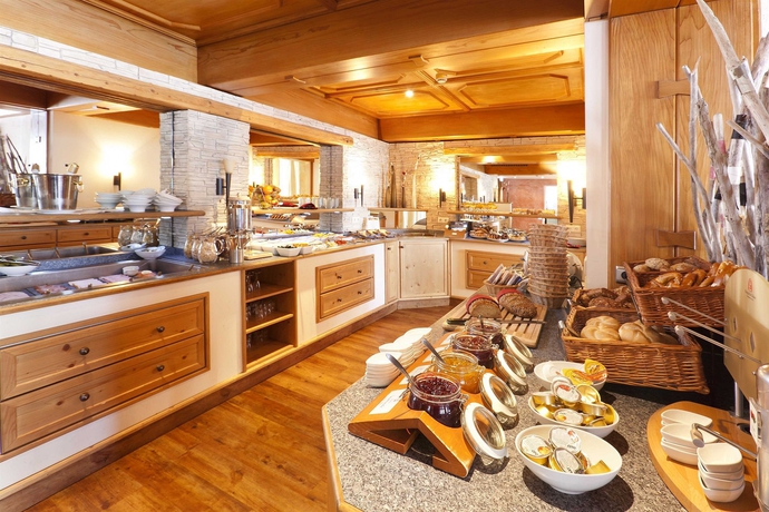 Imagen del bar/restaurante del Hotel Sonne. Foto 4