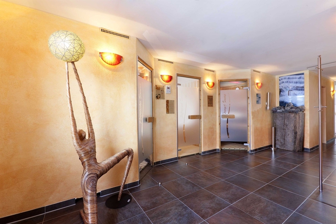 Imagen de la piscina del Hotel Sonne, Fussen. Foto 12