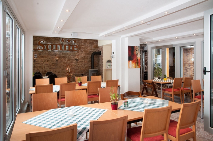 Imagen del bar/restaurante del Hotel Sonne, Karlsruhe. Foto 1