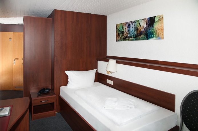 Imagen de la habitación del Hotel Sonne, Karlsruhe. Foto 9
