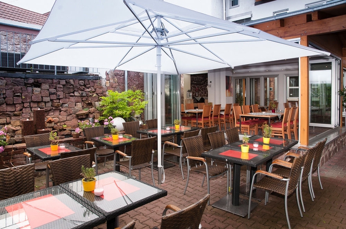 Imagen del bar/restaurante del Hotel Sonne, Karlsruhe. Foto 4