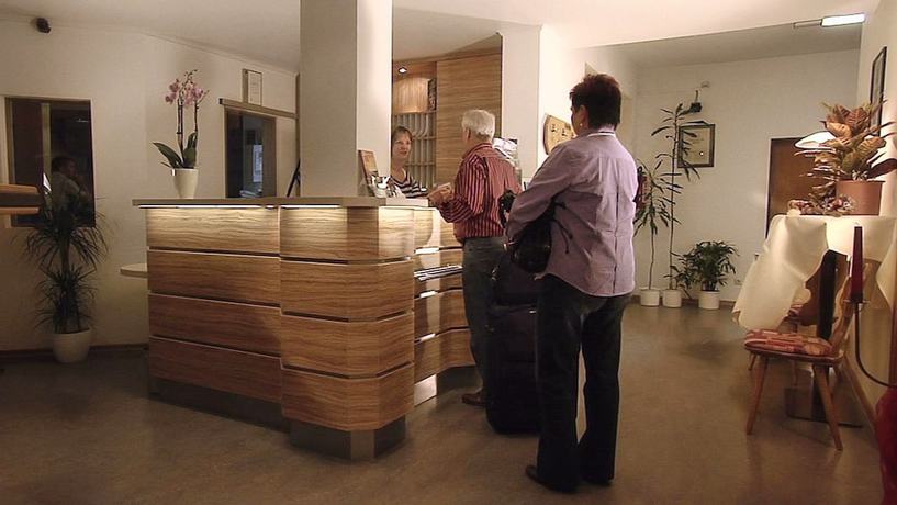 Imagen de los interiores del Hotel Sonneck. Foto 20
