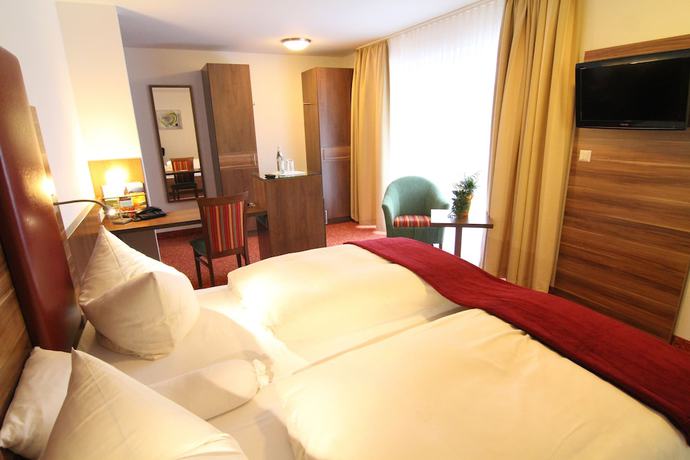 Imagen de la habitación del Hotel Sonneck. Foto 17