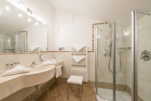 Imagen de la habitación del Hotel Sonnenburg, Merano. Foto 5