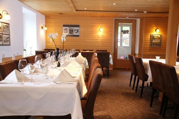 Imagen del bar/restaurante del Hotel Sonnenhalde. Foto 25