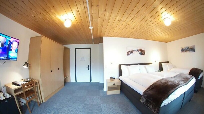 Imagen de la habitación del Hotel Sonnenhalde. Foto 28