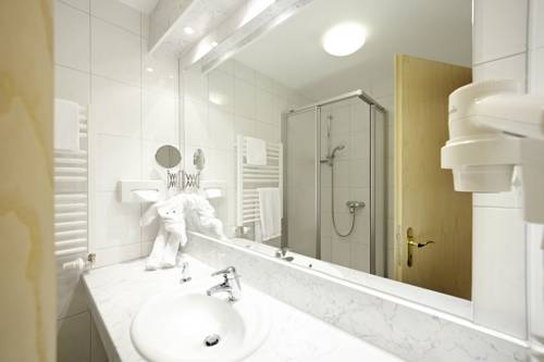 Imagen de la habitación del Hotel Sonnenhof Dietzenbach. Foto 3