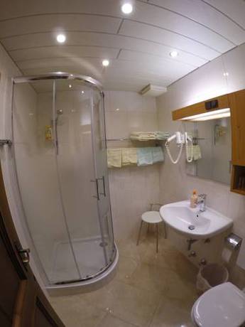 Imagen de la habitación del Hotel Sonnenhof, Klagenfurt. Foto 11