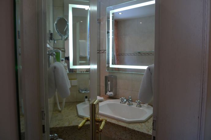 Imagen de la habitación del Hotel Sonnenhof and Restaurant. Foto 3