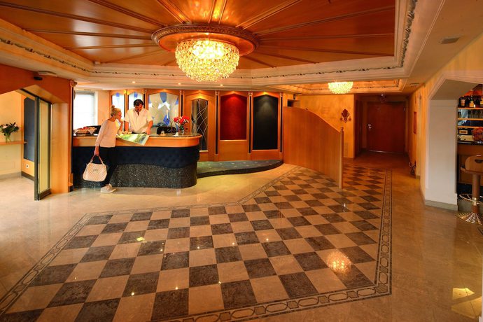 Imagen de los interiores del Hotel Sonnenhotel Adler. Foto 16