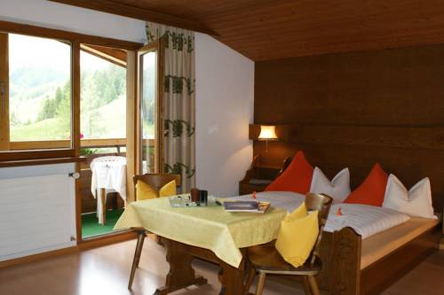 Imagen de la habitación del Hotel Sonnenhotel Soldanella Sonneck. Foto 15