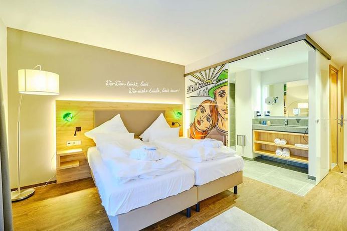 Imagen de la habitación del Hotel Sonnenhotel Weingut R&ouml;mmert. Foto 3
