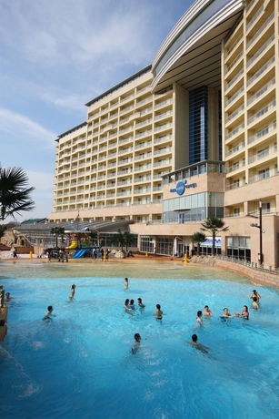 Imagen de la piscina del Hotel Sono Belle Gyeongju. Foto 4