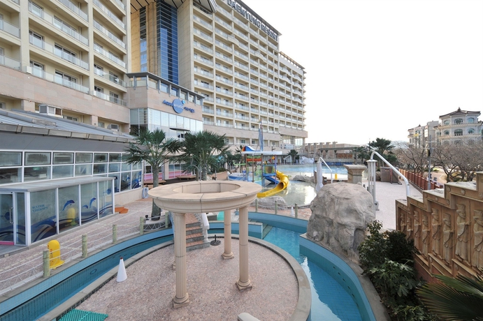 Imagen de la piscina del Hotel Sono Belle Gyeongju. Foto 5