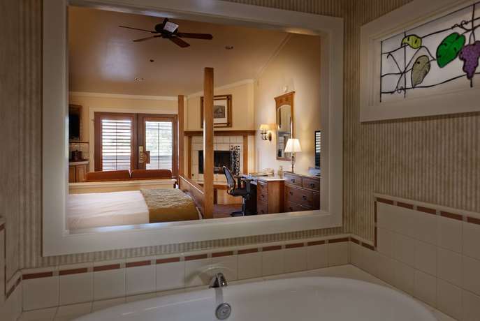 Imagen de la habitación del Hotel Sonoma Valley Inn, Tapestry Collection by Hilton. Foto 4