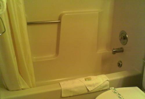 Imagen de la habitación del Hotel Sonora Aladdin Motor Inn. Foto 5