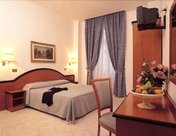 Imagen de la habitación del Hotel Sonya. Foto 7