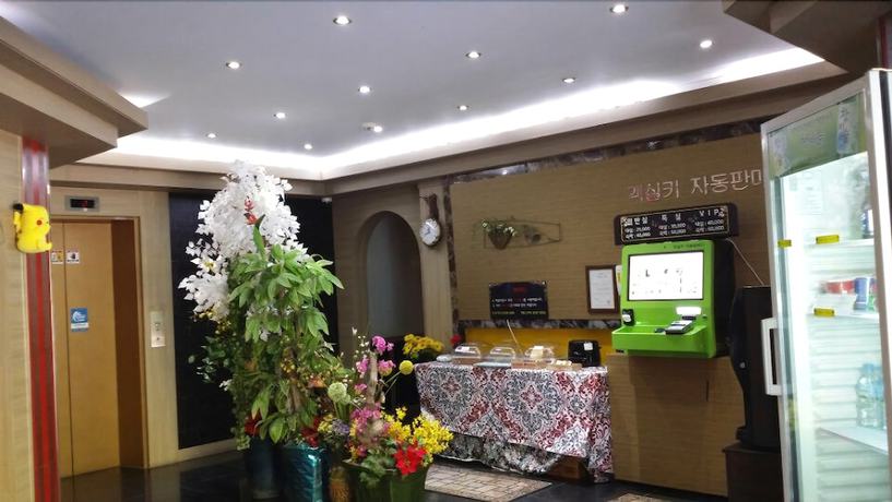 Imagen de los interiores del Hotel Soo. Foto 19