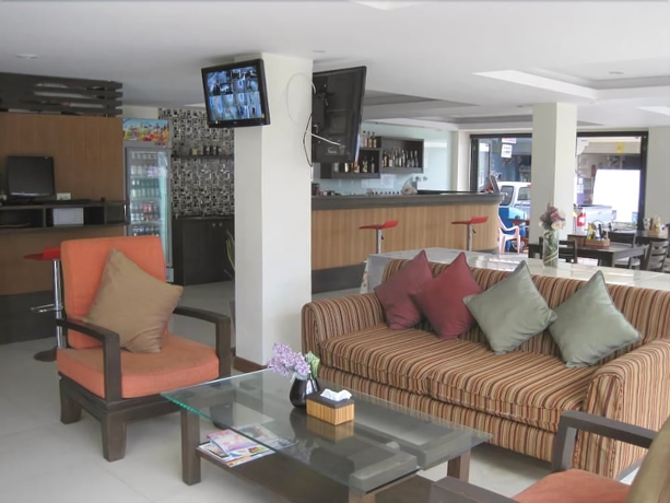 Imagen de los interiores del Hotel Sooksabai Jomtien Beach. Foto 18