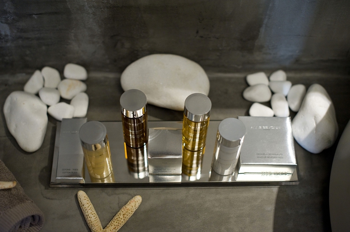 Imagen de la habitación del Hotel Sophia Luxury Suites. Foto 11